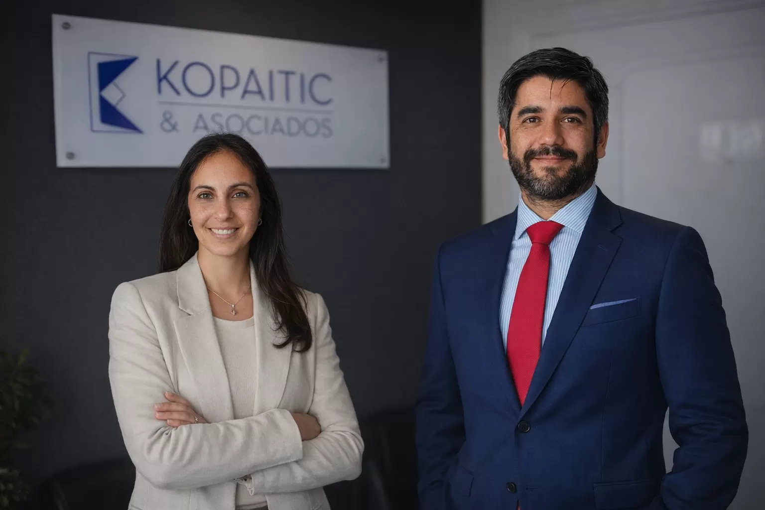 Emilio Kopaitic y Francisca Contardo fueron docentes en curso de actualización de la Universidad de Chile